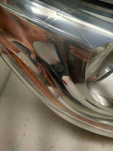Laden Sie das Bild in den Galerie-Viewer, Frontscheinwerfer Citroën C4 9687304480 Ein Satz Scheinwerfer Headlight SCH5981343351ma