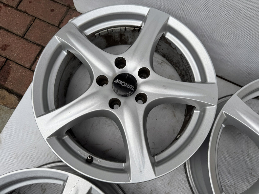 4x Alufelge 17 Zoll 7.0" 5x114.3 49ET Glanz Silber 42R7705 Hyundai I Rim Wheel FEL4031769148pm