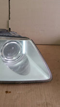 Laden Sie das Bild in den Galerie-Viewer, Frontscheinwerfer VW Touareg 7L6941015BK Xenon Ein Stück (Rechts oder Links)