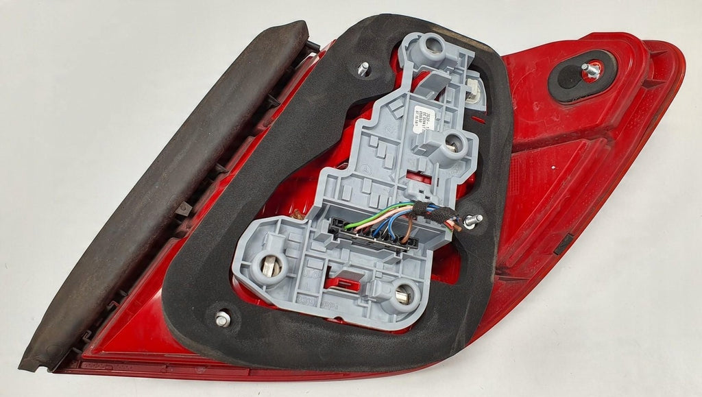 Rückleuchte Mercedes-Benz W204 2048203564 Links Rearlight