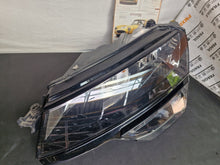 Laden Sie das Bild in den Galerie-Viewer, Frontscheinwerfer Skoda Karoq 57B941015 Links Scheinwerfer Headlight SCH5432876045wq