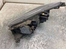 Laden Sie das Bild in den Galerie-Viewer, Frontscheinwerfer Ford Kuga GV4113D154EG Xenon Rechts Scheinwerfer Headlight SCH8262133568jj