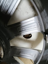 Laden Sie das Bild in den Galerie-Viewer, 1x Alufelge 16 Zoll 7.0&quot; 5x100 46ET Glanz Silber 5JA601025 Skoda Fabia Rim Wheel