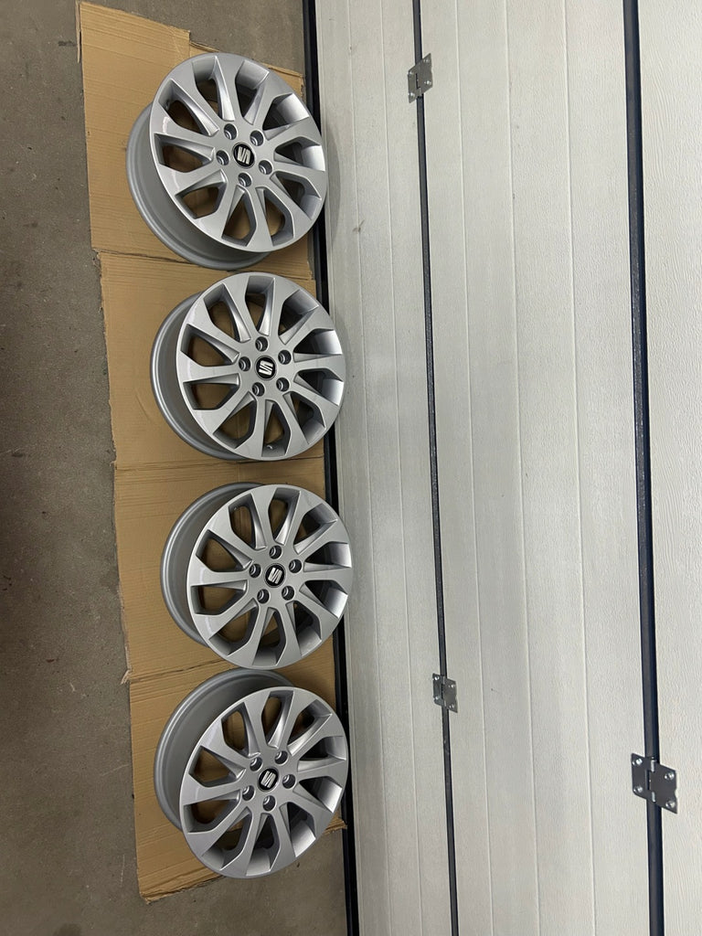 4x Alufelge 16 Zoll 6.5" 5x112 46ET Glanz Silber 5F0601025A Seat Leon Rim Wheel FEL4548453253xm