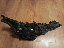 Load image into Gallery viewer, Frontscheinwerfer Toyota Corolla 90154118 2408202300 Rechts oder Links