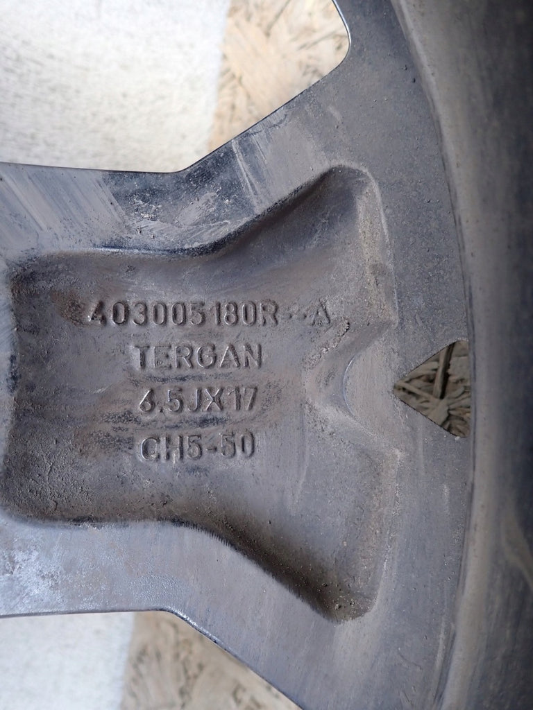 1x Alufelge 17 Zoll 6.5" 5x114.3 50ET Glanz 403005180R Dacia Duster Rim Wheel FEL8218240021rs