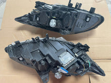 Laden Sie das Bild in den Galerie-Viewer, Frontscheinwerfer Renault Laguna III 260600035R 260100035R Rechts oder Links