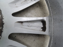 Load image into Gallery viewer, 1x Alufelge 17 Zoll 7.0" 5x114.3 43ET Matt Silber 5N0801025AH VW Tiguan FEL7991986159ga