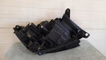 Laden Sie das Bild in den Galerie-Viewer, Frontscheinwerfer Skoda Enyaq 5LB941015 Links Scheinwerfer Headlight SCH4305824797qy