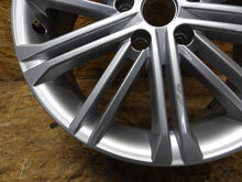 Load image into Gallery viewer, 1x Alufelge 17 Zoll 7.0&quot; 5x112 49ET 5F0601025S Seat Leon Rim Wheel