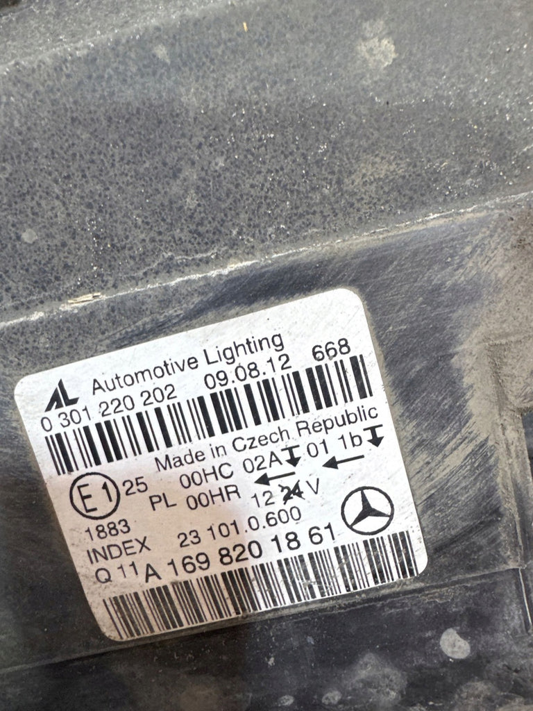Frontscheinwerfer Mercedes-Benz W245 0301220202 A1698201861 Rechts Headlight SCH1513666231rb