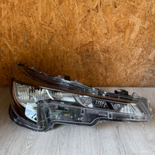 Laden Sie das Bild in den Galerie-Viewer, Frontscheinwerfer Toyota Corolla 81110-02S60 LED Rechts Scheinwerfer Headlight SCH5058639407ve