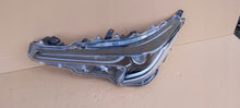 Load image into Gallery viewer, Frontscheinwerfer Toyota Corolla 81150-02S70 L463838 LED Rechts oder Links