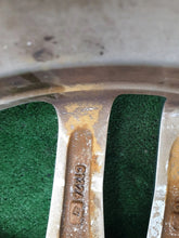 Load image into Gallery viewer, 1x Alufelge 17 Zoll 5x112 KBA53207 Mercedes-Benz W211 Rim Wheel FEL2472003520sh