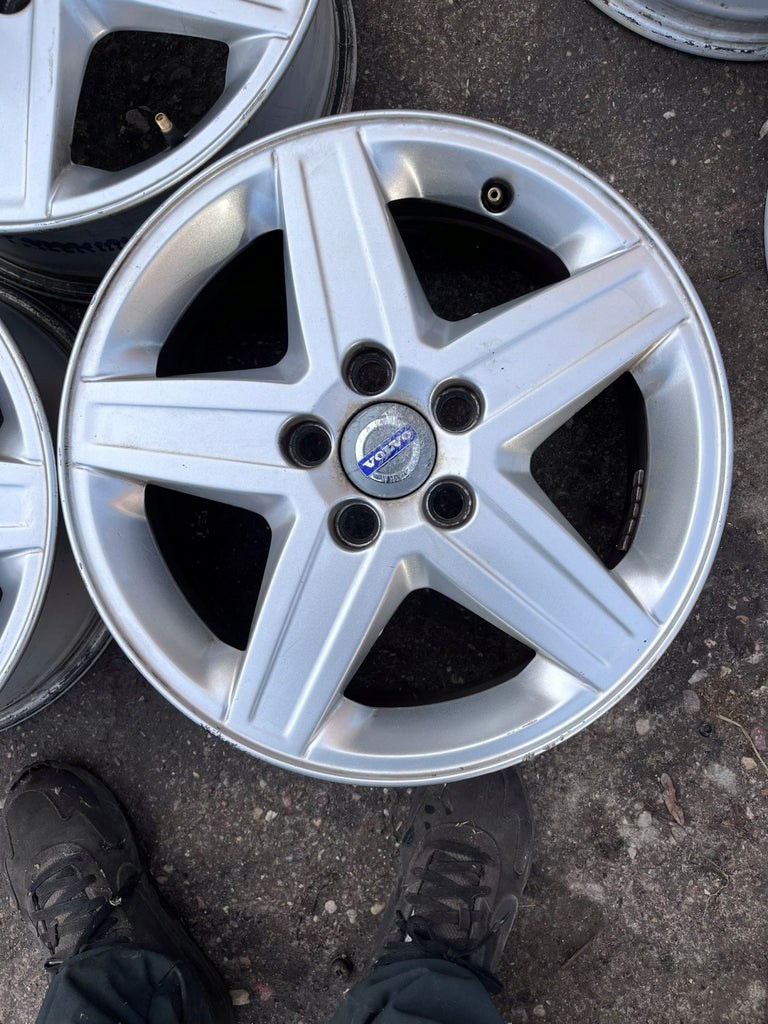 1x Alufelge 16 Zoll 6.5" 5x108 52ET Glanz Silber 30671413 Volvo V70 V60 S60 S40 FEL9859916233xb
