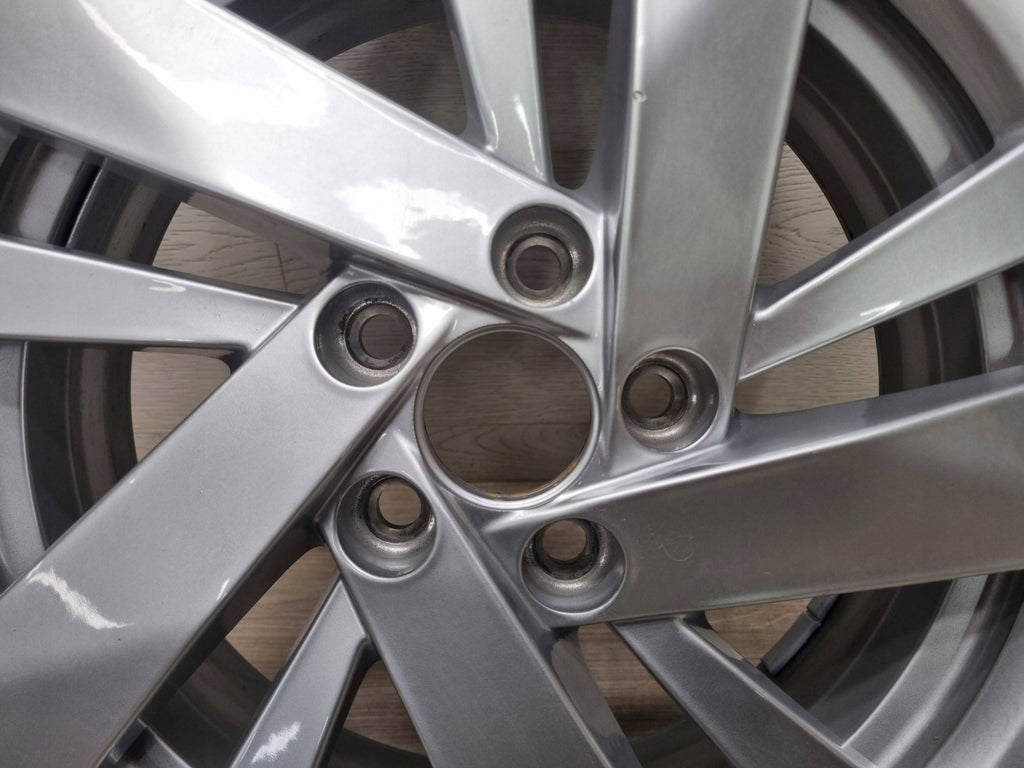 1x Alufelge 15 Zoll 5.5" 5x100 40ET Glanz Silber 2G0601025BB VW Polo Rim Wheel FEL2591917654fz