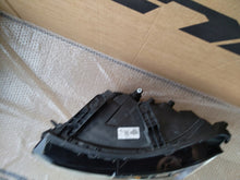 Laden Sie das Bild in den Galerie-Viewer, Frontscheinwerfer Dacia Duster 260603515R LED Links Scheinwerfer Headlight