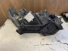 Laden Sie das Bild in den Galerie-Viewer, Frontscheinwerfer Honda Cr-V Xenon Links Scheinwerfer Headlight