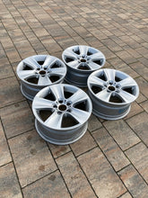 Load image into Gallery viewer, 4x Alufelge 17 Zoll 8.0" 5x120 6790172 BMW F11 F10 Rim Wheel FEL6806295174zl