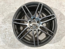 Load image into Gallery viewer, 1x Alufelge 20 Zoll 9.0&quot; 5x112 52ET 8J0601025BB Audi Tt Rim Wheel