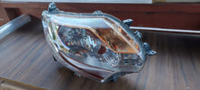 Load image into Gallery viewer, Frontscheinwerfer Mitsubishi L200 8301C738 Rechts Scheinwerfer Headlight SCH9198370055bk
