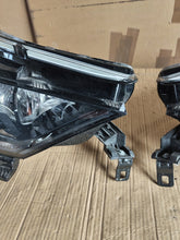 Laden Sie das Bild in den Galerie-Viewer, Frontscheinwerfer Citroën C4 III 9830655980 Ein Satz Scheinwerfer Headlight SCH7575055564lo