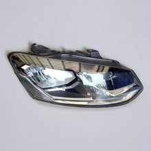 Laden Sie das Bild in den Galerie-Viewer, Frontscheinwerfer VW Polo 6C1941006B Rechts Scheinwerfer Headlight