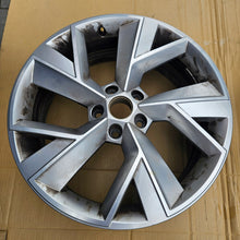 Load image into Gallery viewer, 1x Alufelge 19 Zoll 7.0" 5x112 43ET Glanz Silber 565601025F Skoda Kodiaq FEL8940640330tc