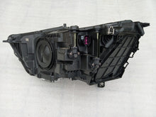 Laden Sie das Bild in den Galerie-Viewer, Frontscheinwerfer Audi Q3 83A941012 Rechts Scheinwerfer Headlight