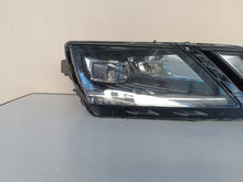 Laden Sie das Bild in den Galerie-Viewer, Frontscheinwerfer Skoda Octavia III 5E1941016E Rechts Scheinwerfer Headlight SCH5256533301zz