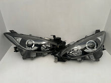Laden Sie das Bild in den Galerie-Viewer, Frontscheinwerfer Mazda III BHR1-51030 BHR1-51040 Ein Satz Headlight SCH2481045872vv