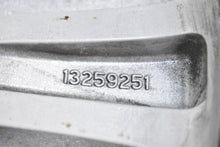 Laden Sie das Bild in den Galerie-Viewer, 1x Alufelge 18 Zoll 8.0&quot; 5x115 46ET Glanz Grau 13259251 Opel Astra J Zafira C
