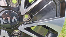 Load image into Gallery viewer, 1x Alufelge 16 Zoll 6.5" 5x114.3 50ET Glanz Schwarz 52910-CR100 Kia Ceed FEL3446576845ms