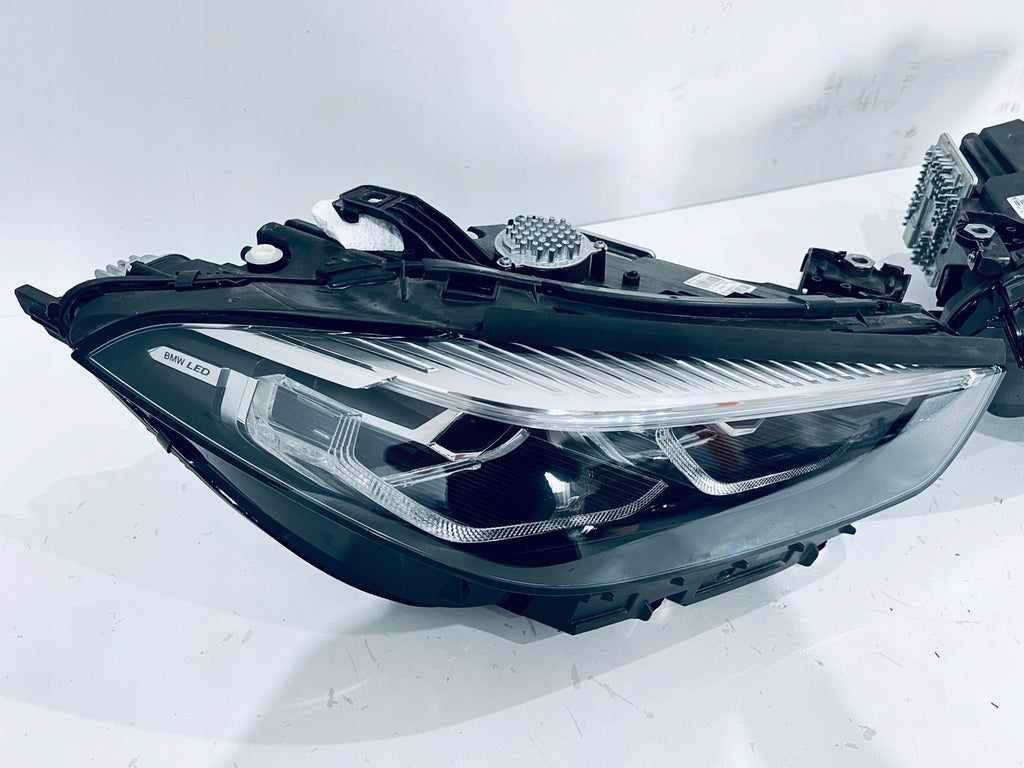 Frontscheinwerfer BMW 8 G16 G14 G15 8739579 8739580 LED Rechts oder Links SCH6629478841mw