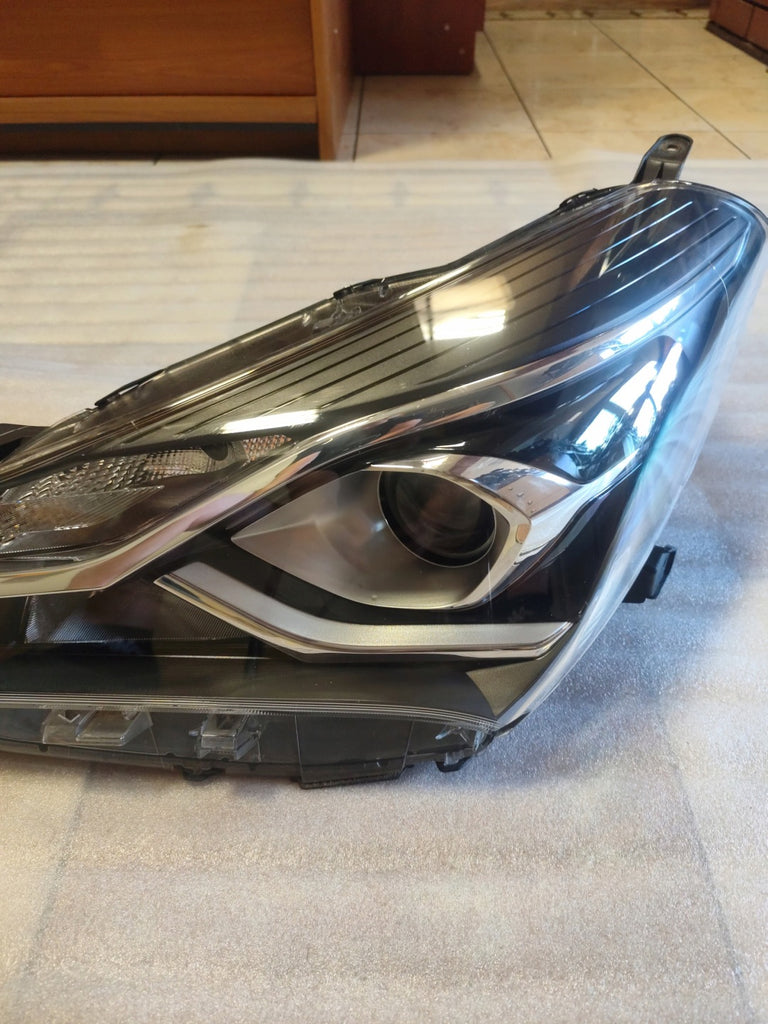 Frontscheinwerfer Toyota Yaris 81170-0DJ90 LED Links Scheinwerfer Headlight SCH4569380376cm