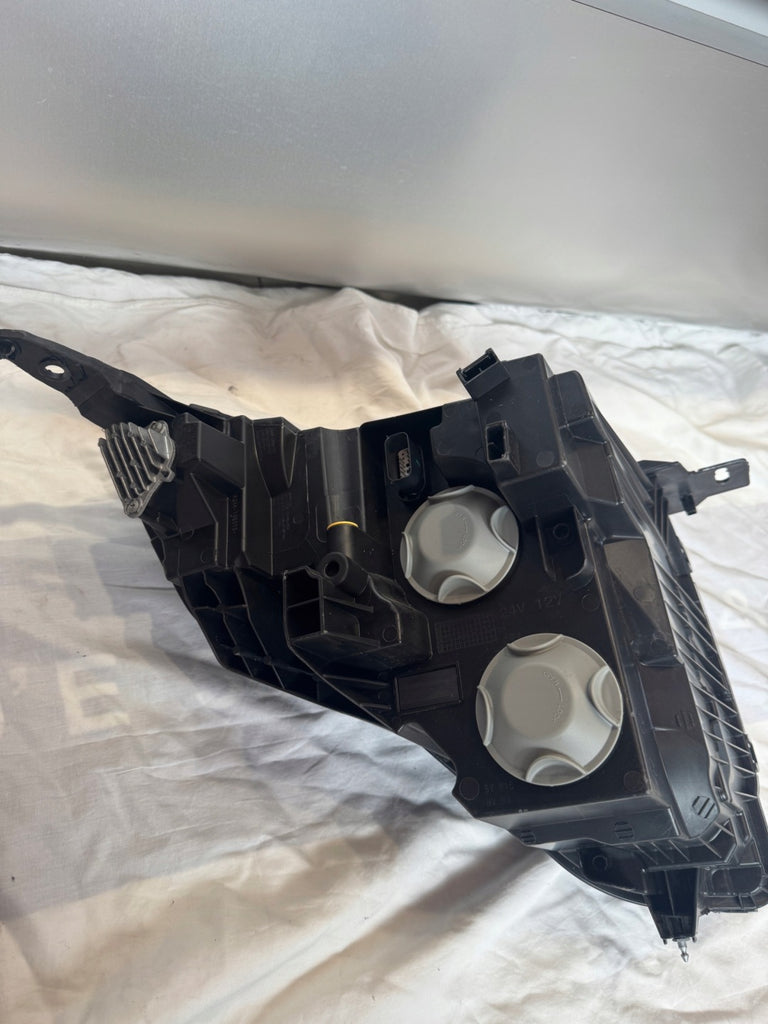 Frontscheinwerfer Ford Courier 11071087F R2X6-13E015-AG Links Headlight SCH1200857509dz