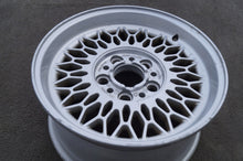 Load image into Gallery viewer, 1x Alufelge 15 Zoll 7.0&quot; 5x120 19ET Silber 1180991 BMW E32 E34 Rim Wheel