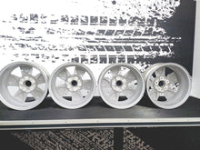 Laden Sie das Bild in den Galerie-Viewer, 4x Alufelge 15 Zoll 5.5&quot; 5x112 46ET Glanz Silber 6855101 Mini Rim Wheel