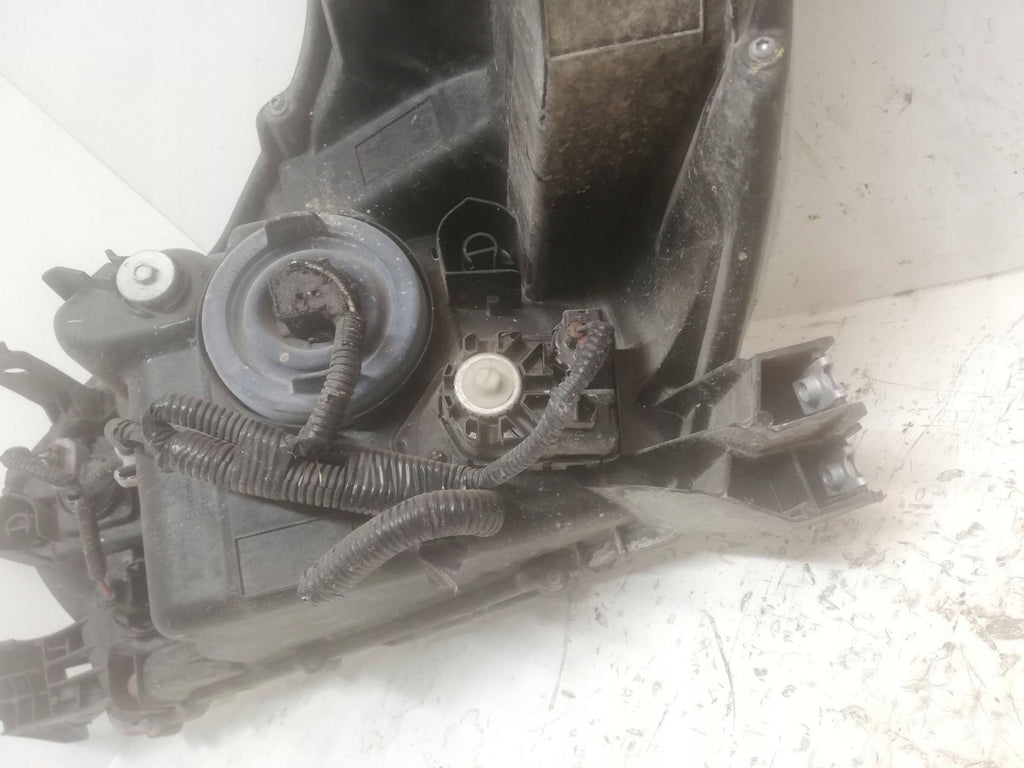 Frontscheinwerfer Toyota Hilux Rechts Scheinwerfer Headlight SCH9241914757zf