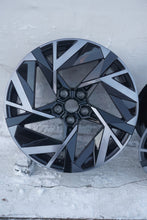 Load image into Gallery viewer, 1x Alufelge 19 Zoll 7.5" 5x114.3 35ET Glanz Schwarz 403007989 Alpine II Captur FEL9098724499kg
