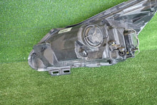 Laden Sie das Bild in den Galerie-Viewer, Frontscheinwerfer Opel Corsa D 13446802 Rechts Scheinwerfer Headlight SCH5302316926ib