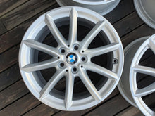Laden Sie das Bild in den Galerie-Viewer, 4x Alufelge 17 Zoll 7.5" 5x112 52ET Glanz Silber 6856061- BMW F45 F39 X1 F48 F46 FEL7732444917cm