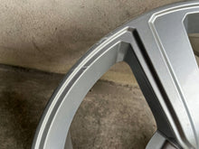 Laden Sie das Bild in den Galerie-Viewer, 1x Alufelge 20 Zoll 9.0" 5x112 4KE601025S Audi E-Tron Rim Wheel FEL8664667051pt