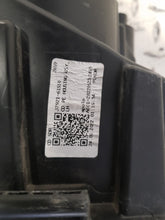 Laden Sie das Bild in den Galerie-Viewer, Frontscheinwerfer Kia Ceed 92101-J7500 Full LED Ein Stück (Rechts oder Links)