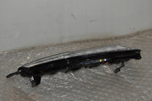 Laden Sie das Bild in den Galerie-Viewer, Frontscheinwerfer Mitsubishi Eclipse Cross EDM92206010 LED Rechts Headlight