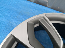 Laden Sie das Bild in den Galerie-Viewer, 1x Alufelge 19 Zoll 8.0" 5x112 45ET 81A601025AC Audi Q2 Rim Wheel FEL7371555452uo