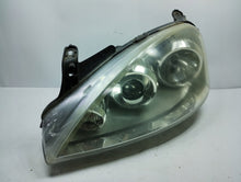 Laden Sie das Bild in den Galerie-Viewer, Frontscheinwerfer Opel Corsa C 13237263 Ein Stück (Rechts oder Links) Headlight