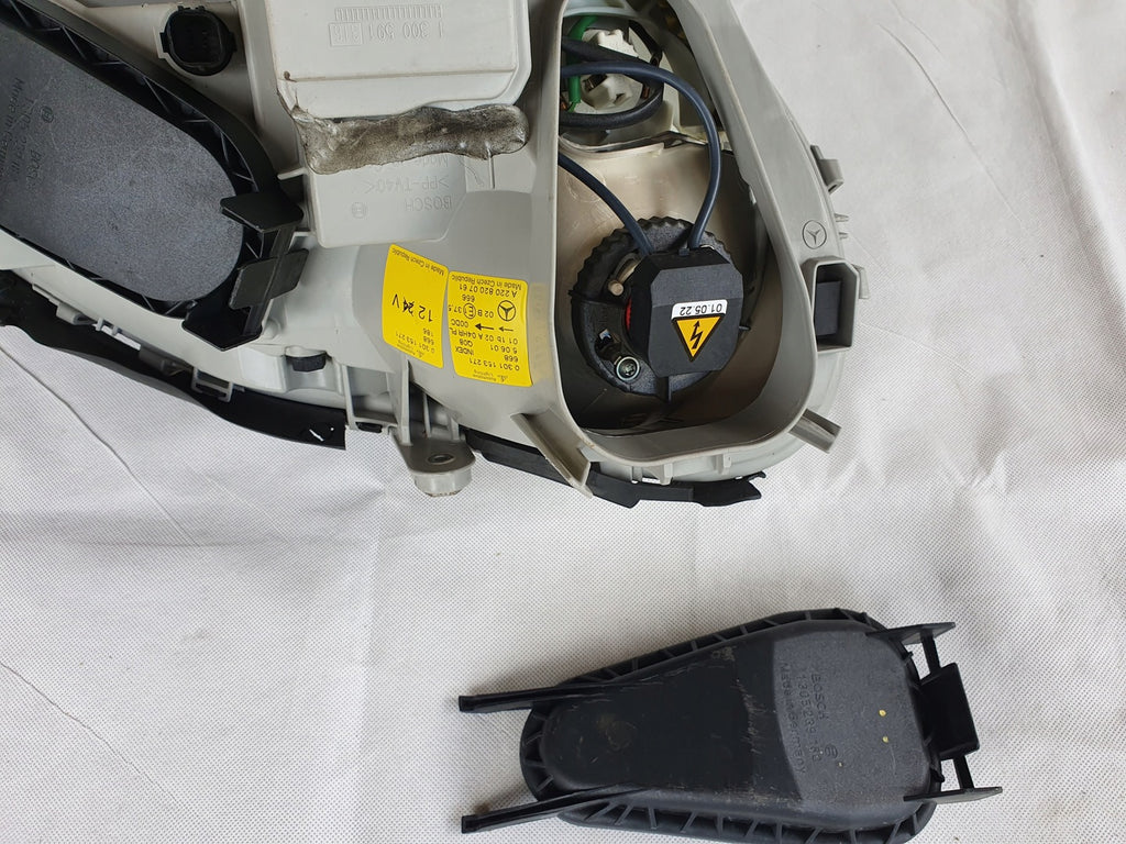 Frontscheinwerfer Mercedes-Benz W220 2208200761 Links Scheinwerfer Headlight