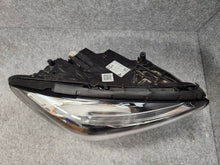 Laden Sie das Bild in den Galerie-Viewer, Frontscheinwerfer Mercedes-Benz W247 A2479061404 LED Rechts Headlight SCH1846408612te