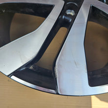 Load image into Gallery viewer, 1x Alufelge 17 Zoll 7.5" 5x112 45ET Glanz Schwarz 2GA601025AF VW T-Roc Troc FEL2898278721kl
